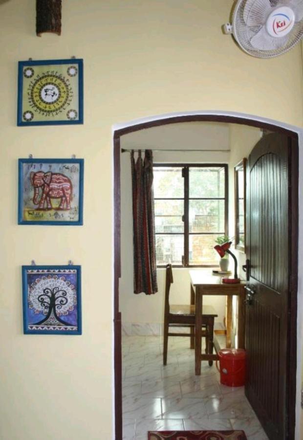 Monalisa Hostel فاراناسي المظهر الخارجي الصورة
