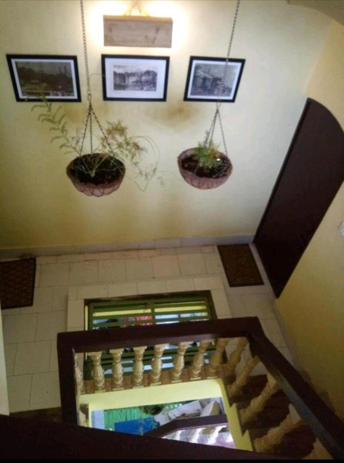 Monalisa Hostel فاراناسي المظهر الخارجي الصورة