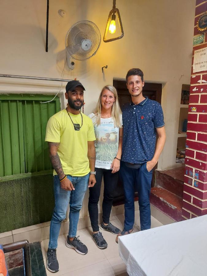 Monalisa Hostel فاراناسي المظهر الخارجي الصورة